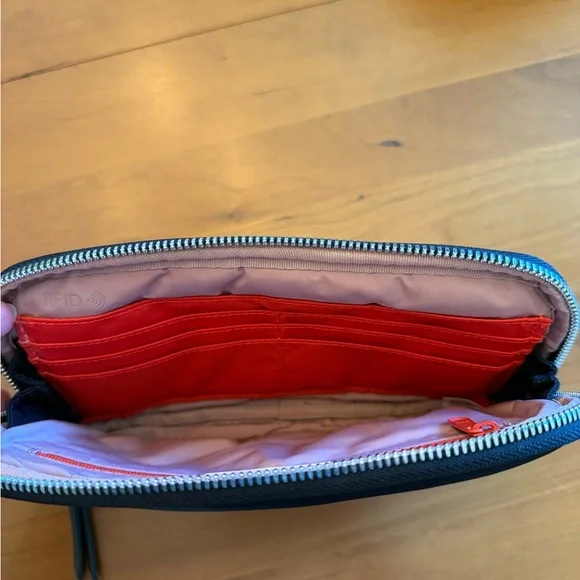 ShortyLove Jetty Clutch Wallet Black - Picture 6 of 9